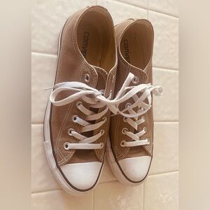 Converse Chuck Taylor’s All Stars